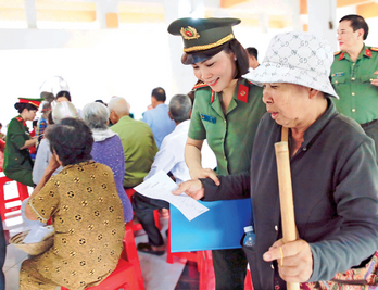 Phụ nữ Công an Tây Ninh - Đồng hành cùng trẻ em gái, phụ nữ vùng biên