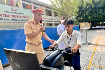 Những người 'truyền lửa' văn hóa giao thông