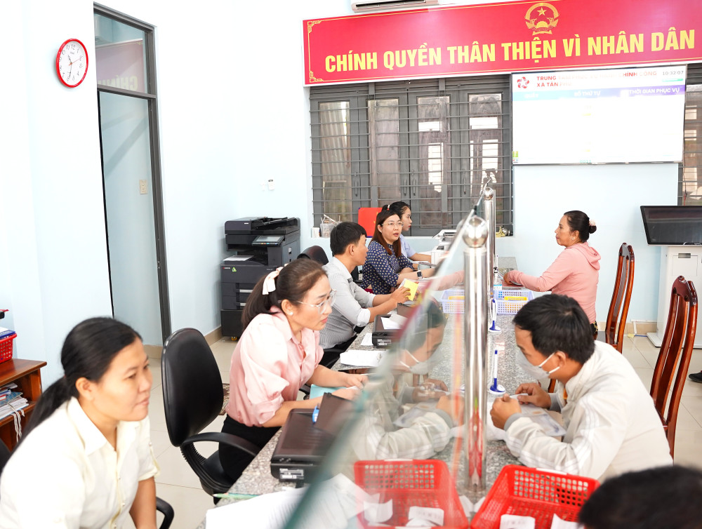 Trung tâm phục vụ hành chính công xã Tân Phú