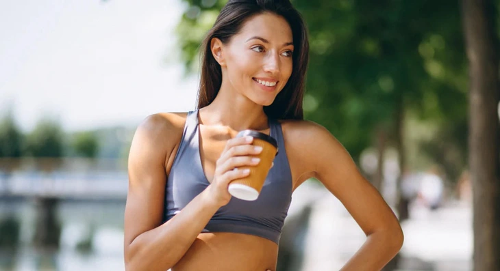 Có nên uống cà phê trước khi chơi thể thao?