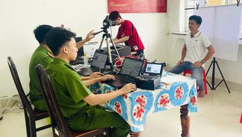 Tây Ninh đã cấp hơn 3,2 triệu hồ sơ căn cước và gần 2,9 triệu tài khoản định danh điện tử Tây Ninh đã cấp hơn 3,2 triệu hồ sơ căn cước và gần 2,9 triệu tài khoản định danh điện tử