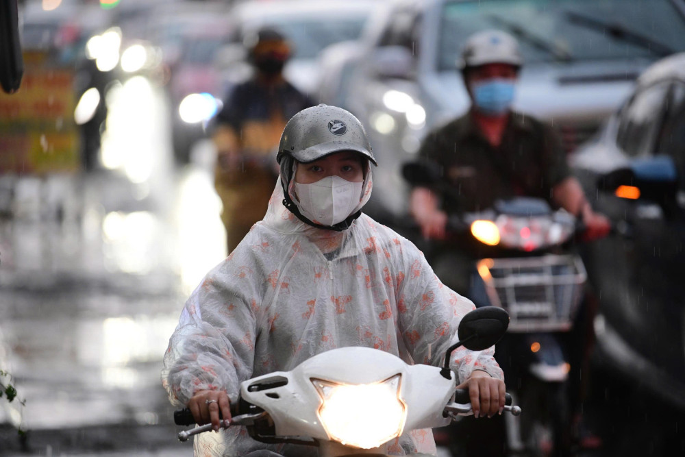 Thời tiết hôm nay 22/8: Hai miền Nam - Bắc mưa rào đến mưa to, miền Trung nắng nóng