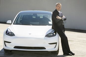 Tesla Model 3 đã đi 410.000km mà pin và động cơ vẫn như 'còn zin'