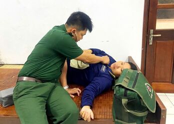 Chìm tàu trên vùng biển Cà Mau: Kịp thời cứu hai ngư dân gặp nạn