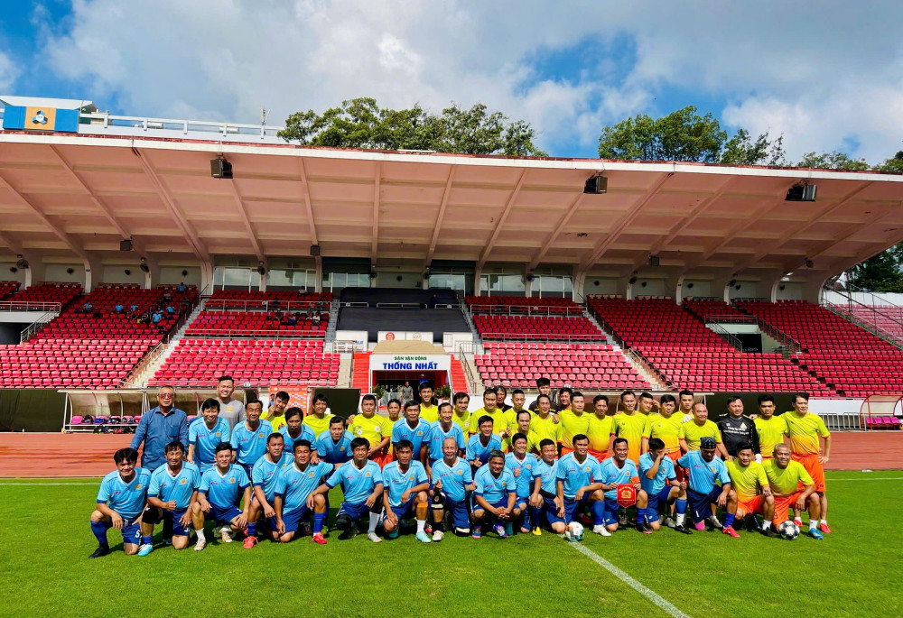 Cựu tuyển thủ Công an Long An giao lưu bóng đá kỷ niệm Quốc khánh 02/9