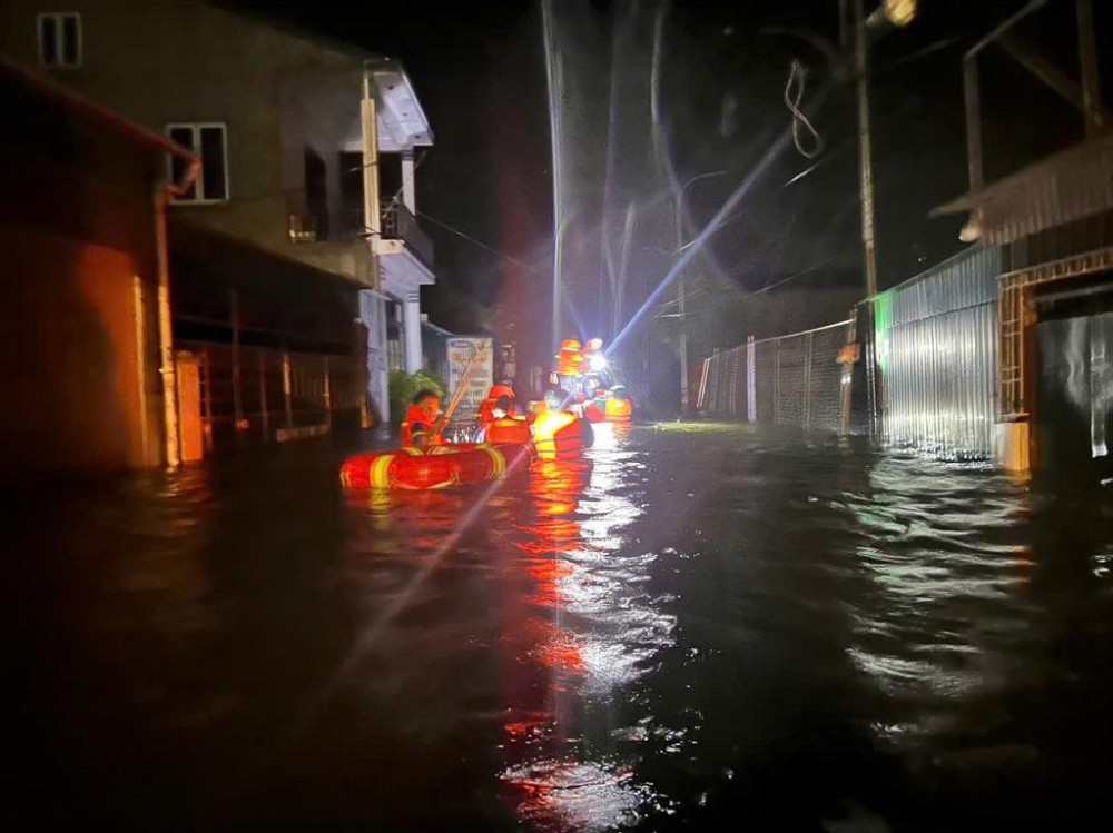 Bão số 5 suy yếu thành áp thấp nhiệt đới, Bắc Bộ và Bắc Trung Bộ còn mưa lớn hôm nay