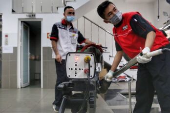 Siết tiêu chuẩn khí thải xe máy: Tác động ra sao tới người dân và thị trường?