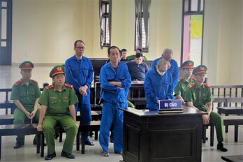 Làm giả giấy tờ, thủ tục đất để lừa đảo nhiều người, 5 bị cáo bị phạt 92 năm tù
