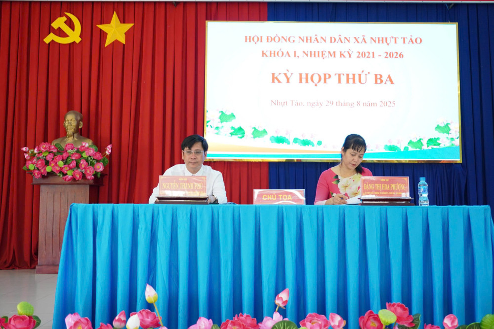 Kỳ họp thứ ba HĐND xã Nhựt Tảo khóa I thông qua 4 nghị quyết