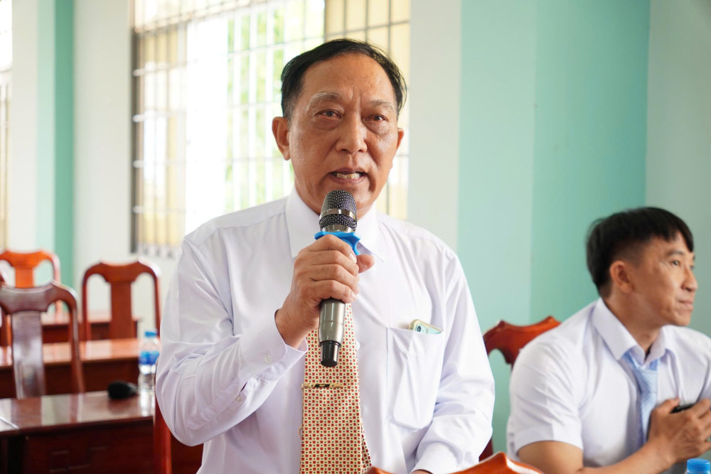 Kỳ họp thứ ba HĐND xã Nhựt Tảo khóa I thông qua 4 nghị quyết