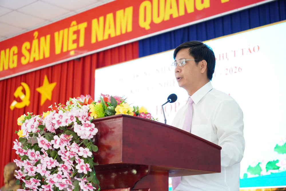 Kỳ họp thứ ba HĐND xã Nhựt Tảo khóa I thông qua 4 nghị quyết