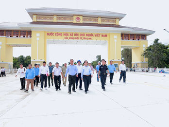 Preparing for the opening ceremony of Tan Nam - Meun Chey International Border Gate