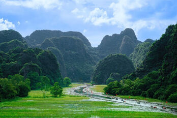 Northern tourist sites light up for National Day holiday