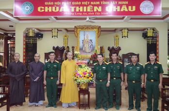 Bộ Chỉ huy Quân sự tỉnh Tây Ninh thăm, chúc mừng cơ sở Phật giáo