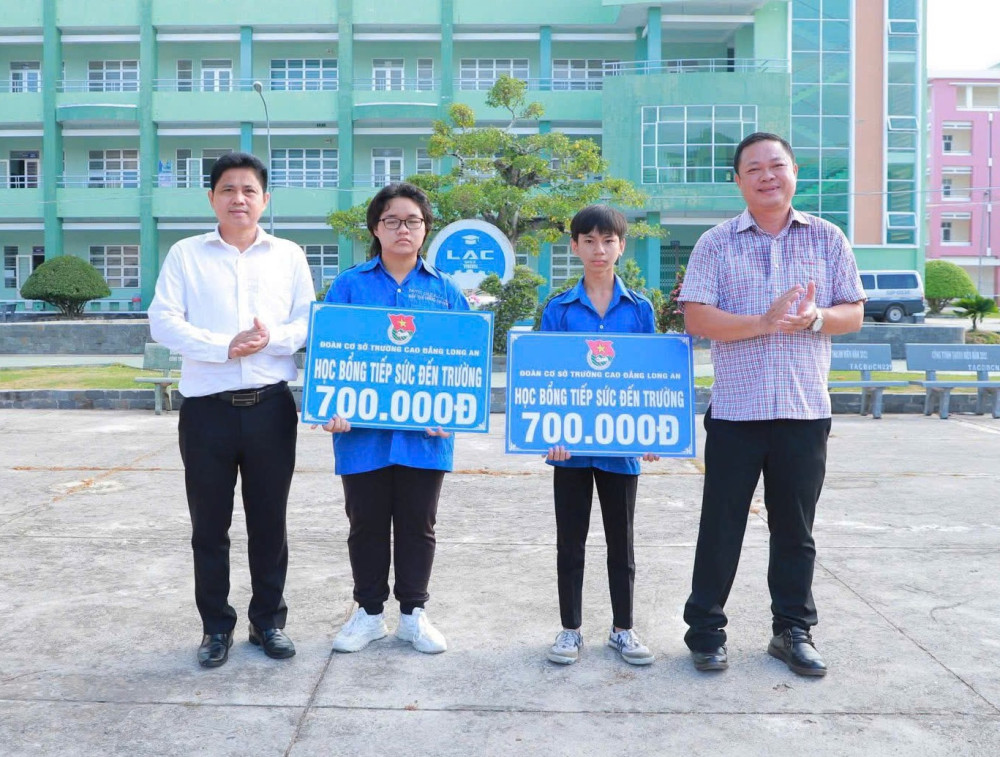 Chia sẻ khó khăn, trao cơ hội cho học sinh đến trường