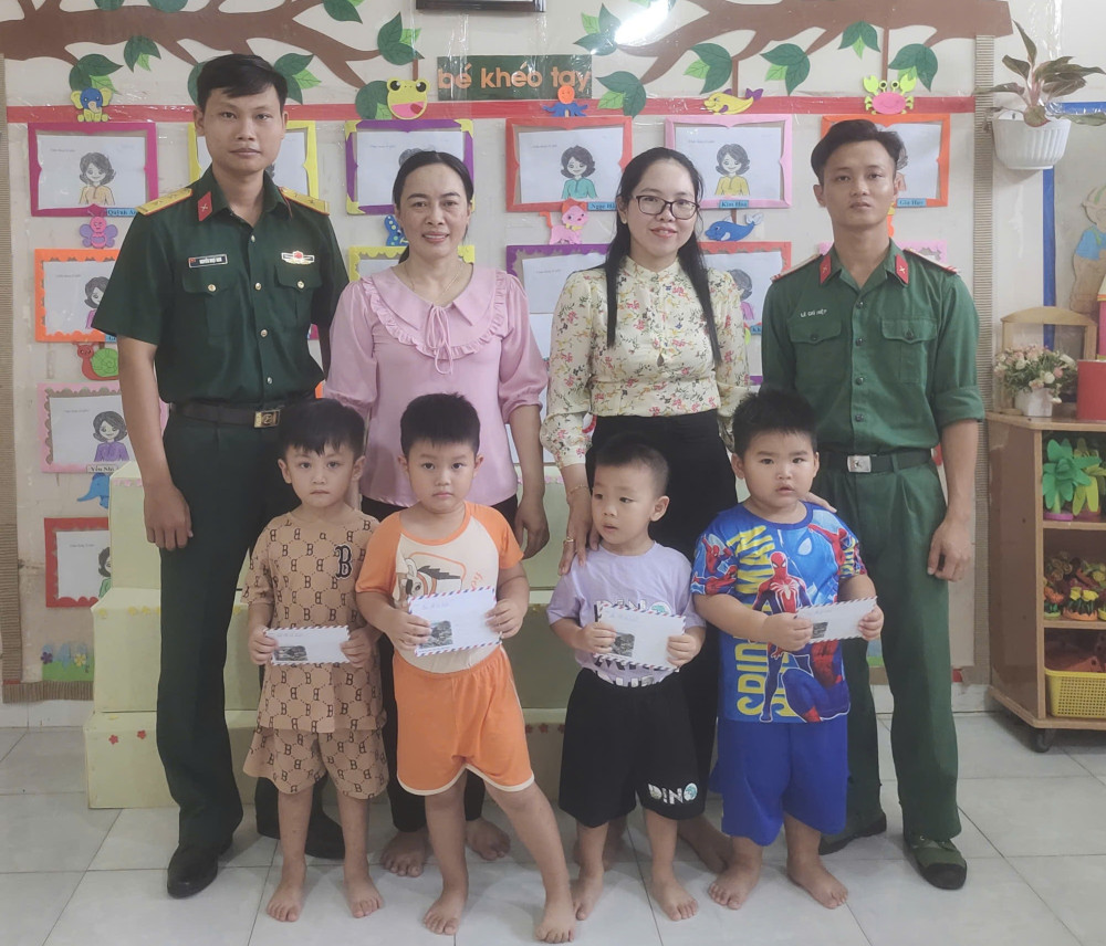 Chia sẻ khó khăn, trao cơ hội cho học sinh đến trường