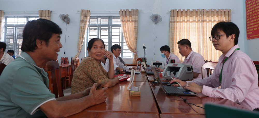 Chia sẻ khó khăn, trao cơ hội cho học sinh đến trường