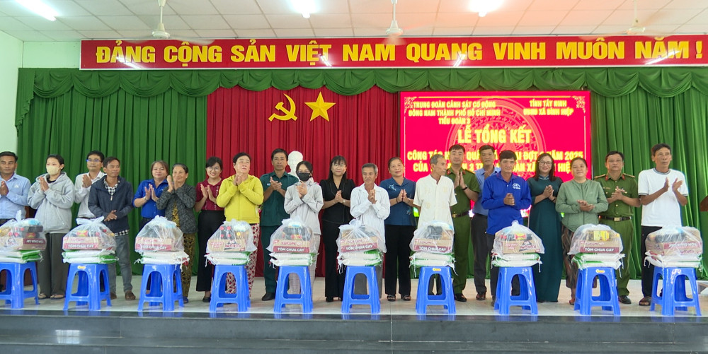 Tiểu đoàn 3, Trung đoàn Cảnh sát cơ động Đông Nam TP.HCM tổng kết công tác hành quân dã ngoại tại xã Bình Hiệp