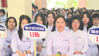 Trường THPT Chuyên Trần Văn Giàu khai giảng năm học mới