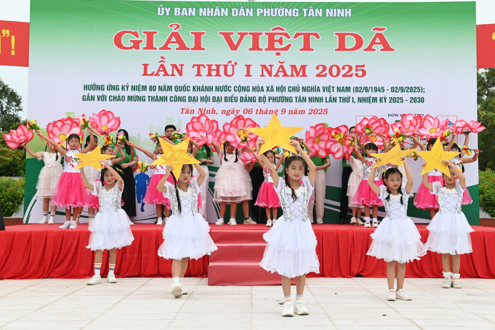 Chương trình văn nghệ khai mạc giải