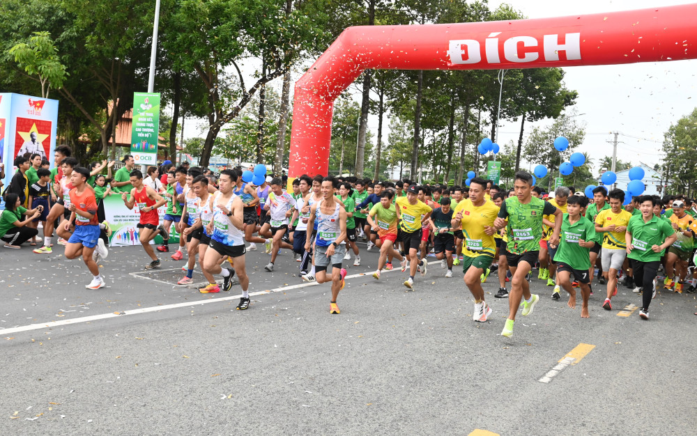 Xuất phát cự ly 3 ngàn mét nam