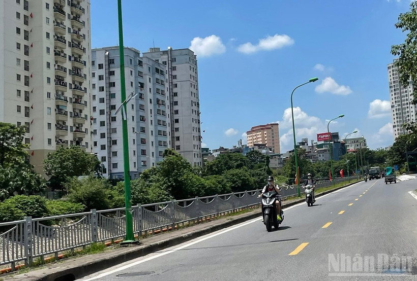 Thời tiết ngày 6/9: Bắc Bộ có nơi nắng nóng, Nam Bộ có mưa rào và dông