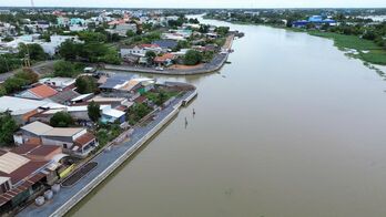 Đẩy nhanh tiến độ thực hiện công trình kè phường Kiến Tường
