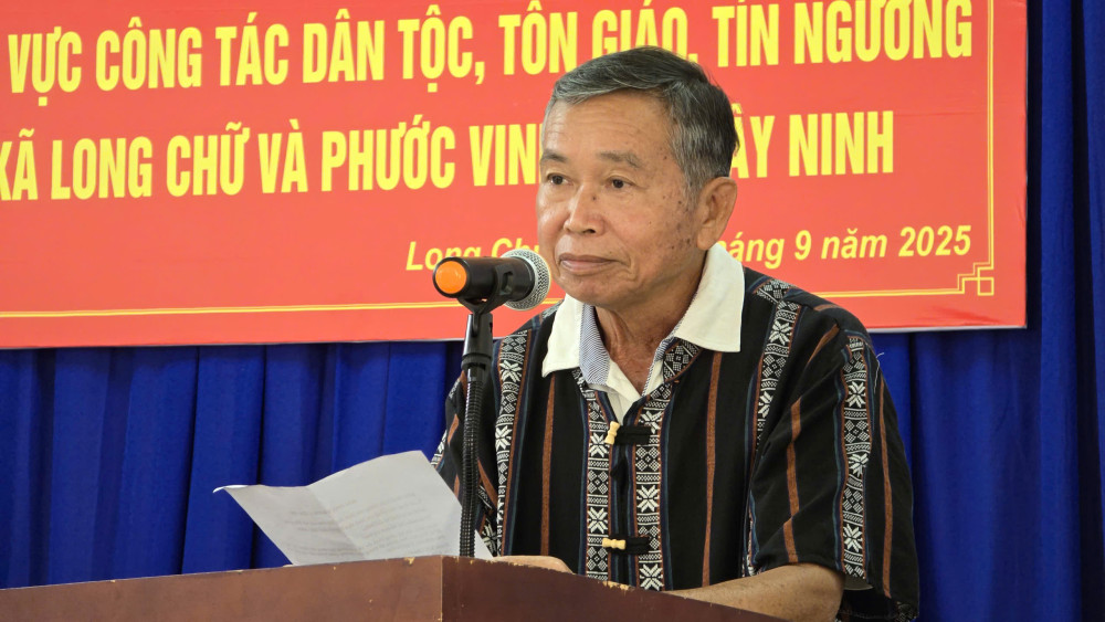 Đoàn công tác Bộ Dân tộc và Tôn giáo thăm người có uy tín, hộ gia đình chính sách tại xã Long Chữ, xã Phước Vinh