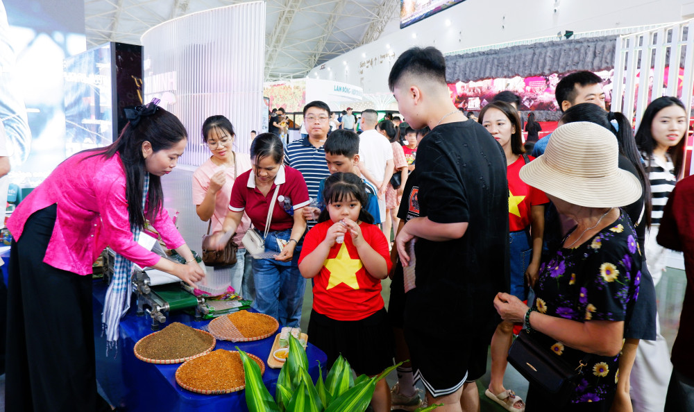 Impressions of Tay Ninh at the Exhibition of 80 years of national achievements