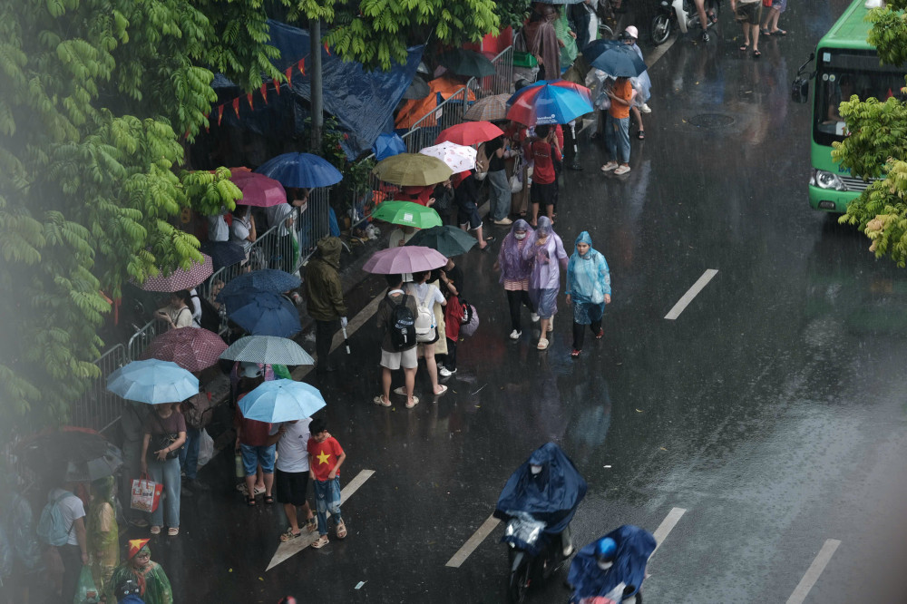 Thời tiết hôm nay 09/9: Nam Bộ mưa giảm nhưng còn mưa to, Bắc Bộ mưa rất to