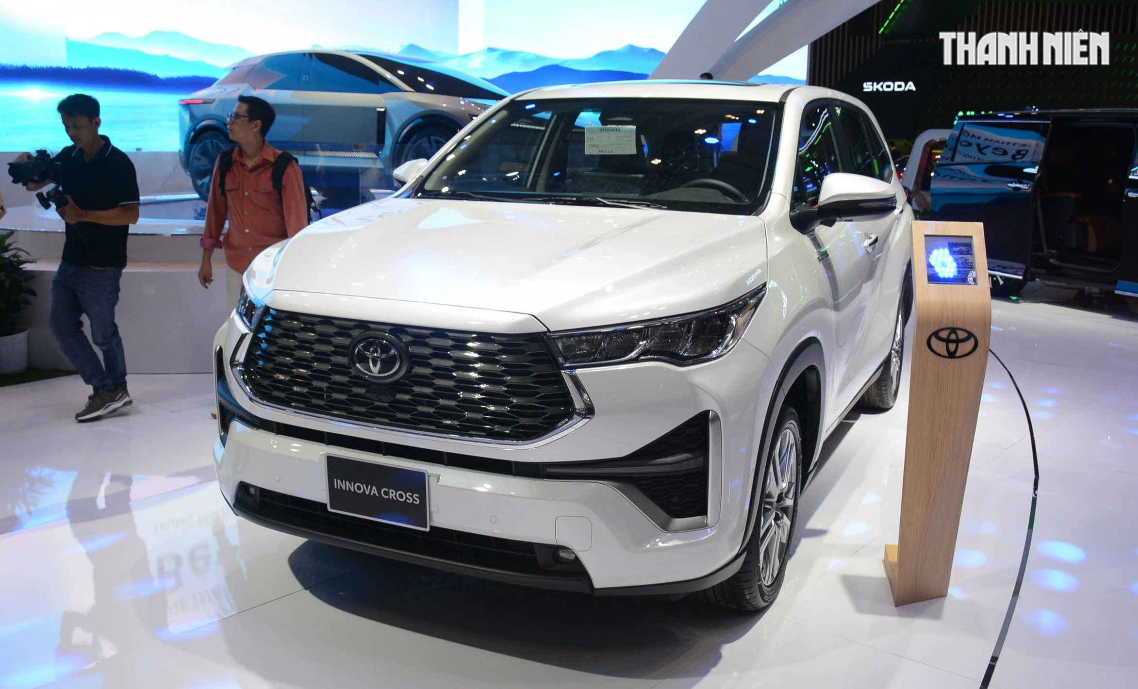 Bảo dưỡng ô tô hybrid có gì khác xe xăng?