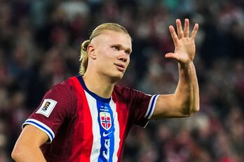 Haaland ghi 5 bàn trong 1 trận ở vòng loại World Cup