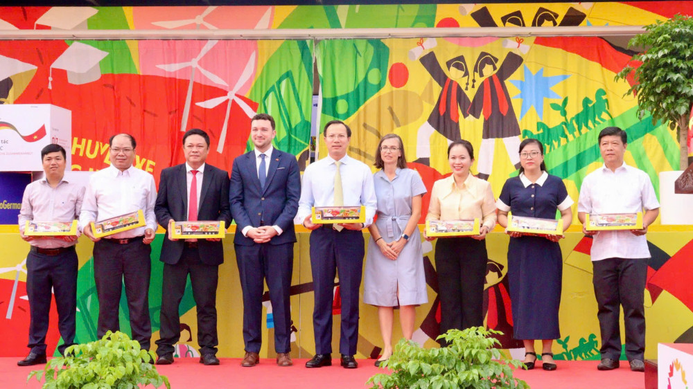 Opening of the first 'German Career Bus' programme in Tay Ninh