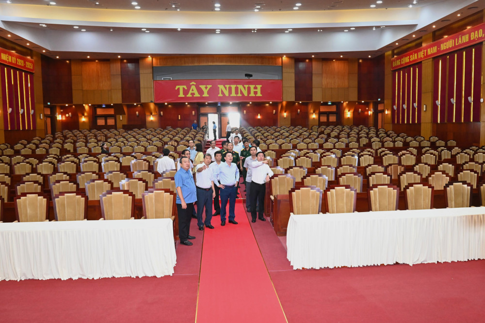 Đoàn lãnh đạo tỉnh khảo sát Hội trường A, Tỉnh ủy Tây Ninh (cơ sở 2)