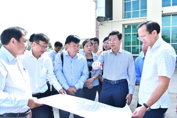 Phó Bí thư Thường trực Tỉnh ủy Nguyễn Mạnh Hùng khảo sát Khu kinh tế Cửa khẩu Long An