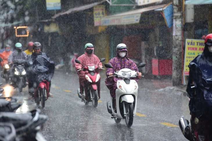 Thời tiết hôm nay 14/9: Nam Bộ mưa to, biển dông gió mạnh, sóng cao