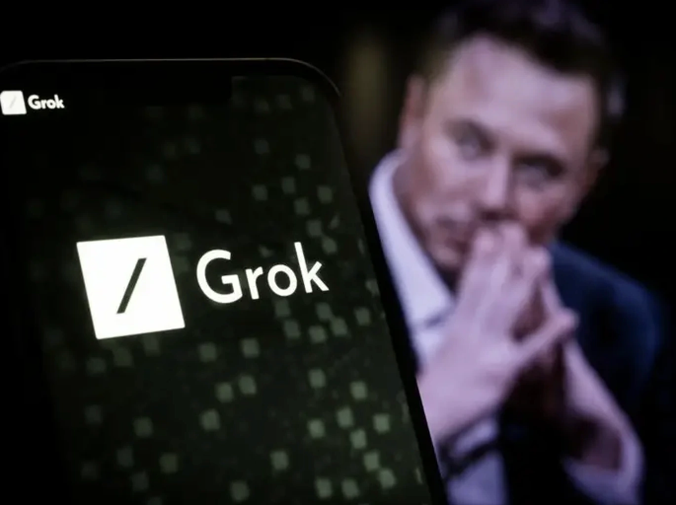 Elon Musk sa thải gấp 500 nhân sự trong đêm để đổi mới Grok