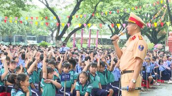 An toàn giao thông cho học sinh - trách nhiệm của gia đình, nhà trường và xã hội
