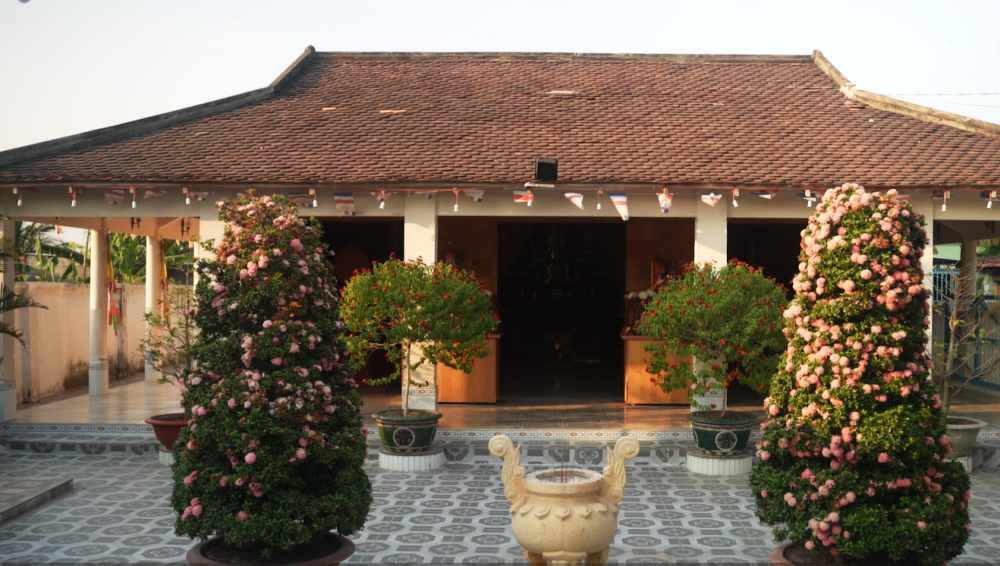 Trăm năm chùa cổ