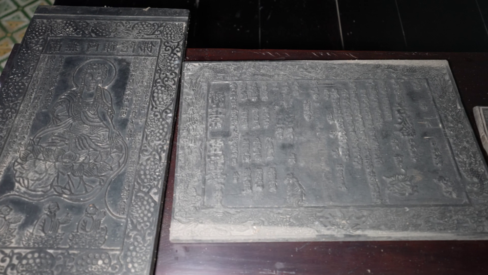 Trăm năm chùa cổ