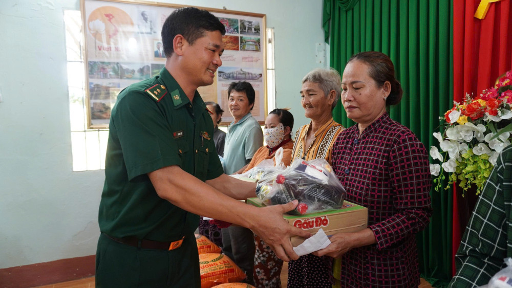 Đồn Biên phòng Sông Trăng sôi nổi phong trào thi đua Quyết thắng