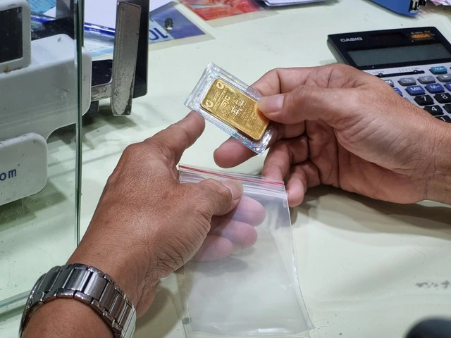 Giá vàng hôm nay 17/9/2025: Trong nước đứng yên dù thế giới biến động mạnh