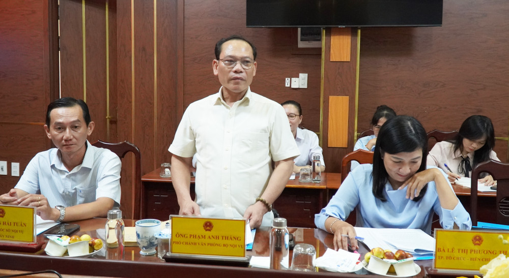 Đoàn công tác Bộ Nội vụ khảo sát chính quyền địa phương 2 cấp tại xã Phước Lý, xã Cần Giuộc