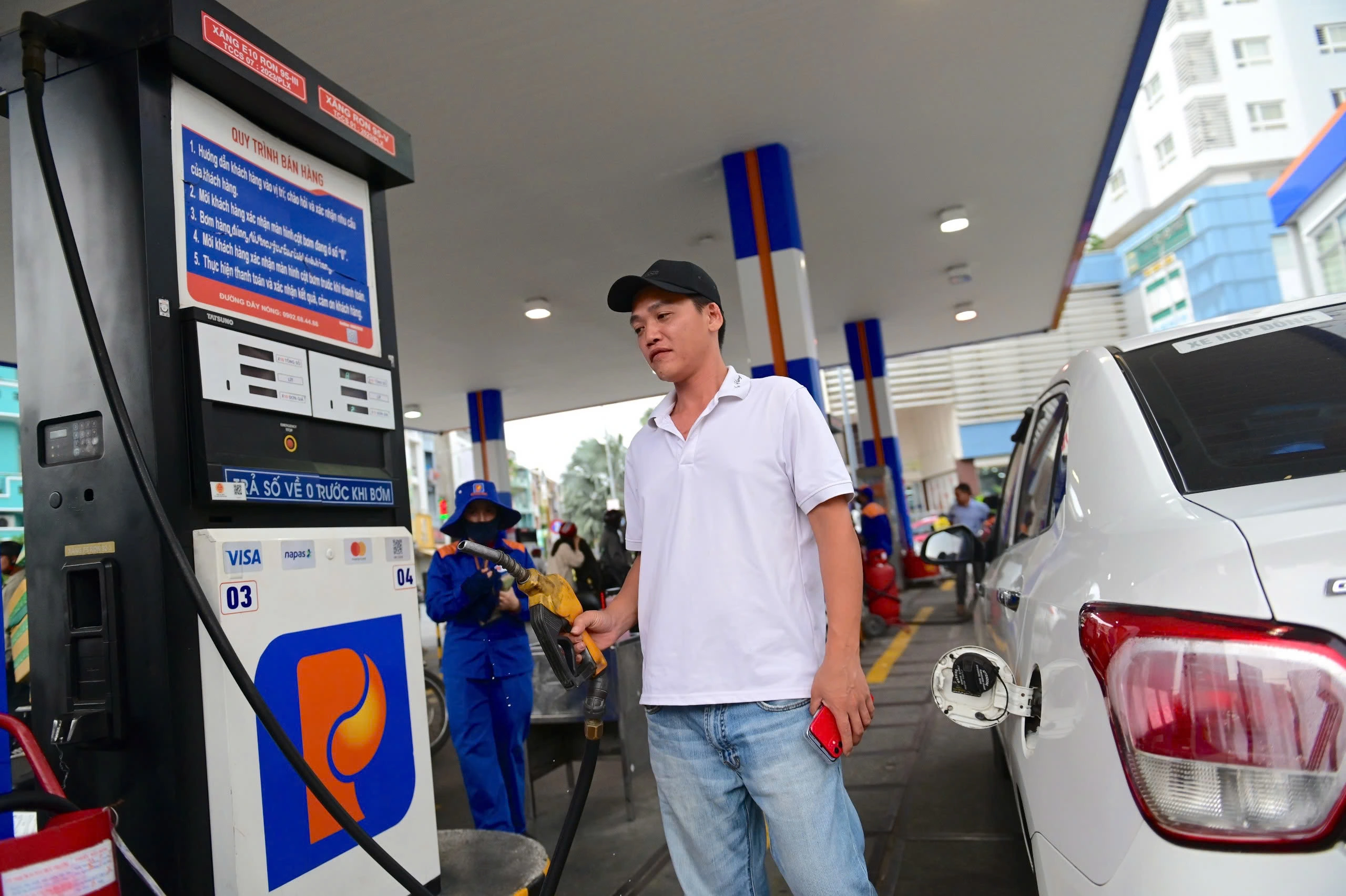 Giá xăng dầu hôm nay 17/9: Xăng trong nước ngày mai tăng bao nhiêu đồng một lít?