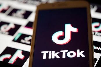 Tổng thống Mỹ Donald Trump tiếp tục lùi hạn chót cấm TikTok