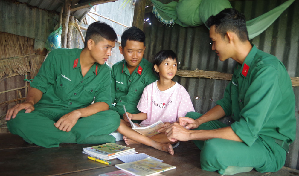 Nâng bước trò nghèo viết tiếp ước mơ xanh