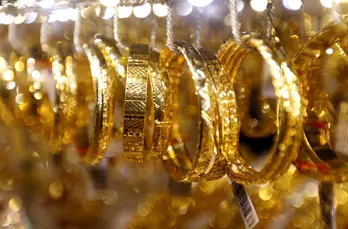 Giá vàng hôm nay 18/9: Đồng loạt giảm sau khi Fed hạ lãi suất