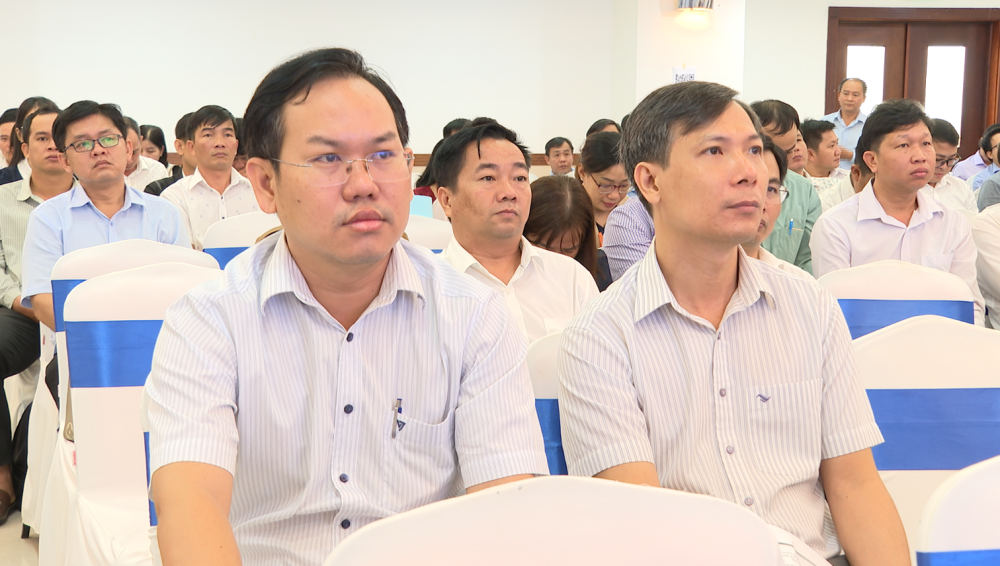 Các đại biểu dự hội nghị.