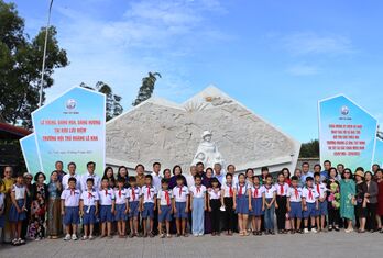 Kỷ niệm 60 năm ngày Bác Hồ và Bác Tôn gửi thư cho thiếu nhi Trường Hoàng Lê Kha và các cháu miền Nam