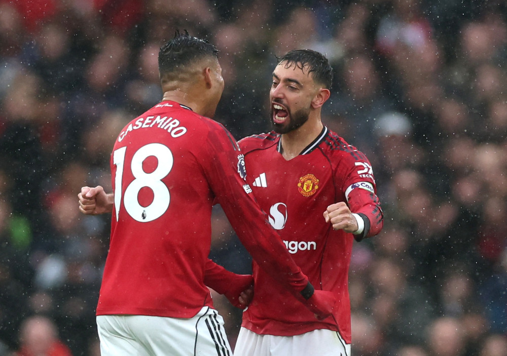 Man United đánh bại Chelsea trong trận cầu có 2 thẻ đỏ